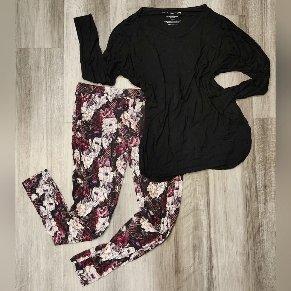 Bums and Roses Bloom Shakalaka women's medium pajama set